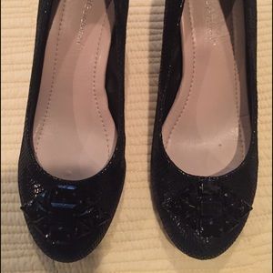 BCBG black wedge healed shoes